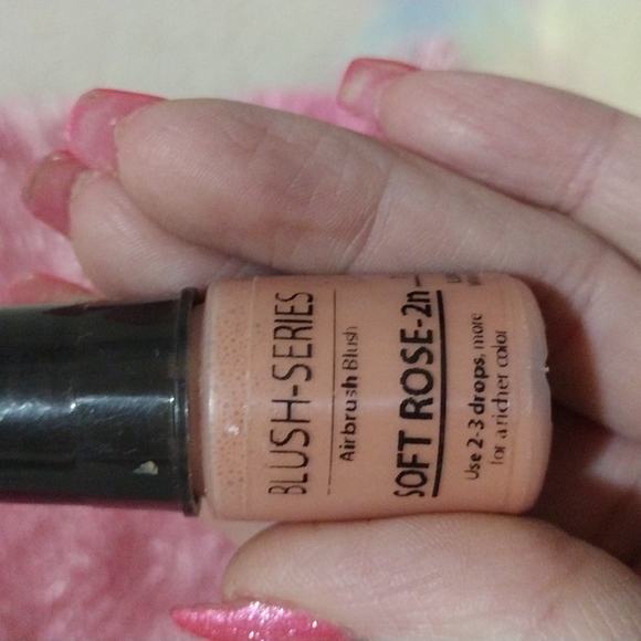 Lush liquid makeup - Picture 2 of 2